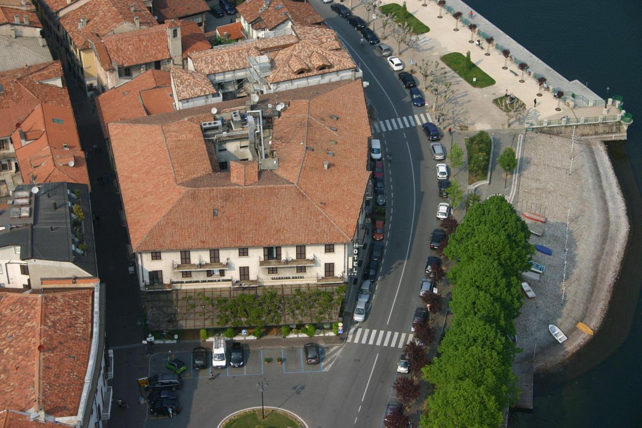 Hotel Giardino Arona Esterno foto