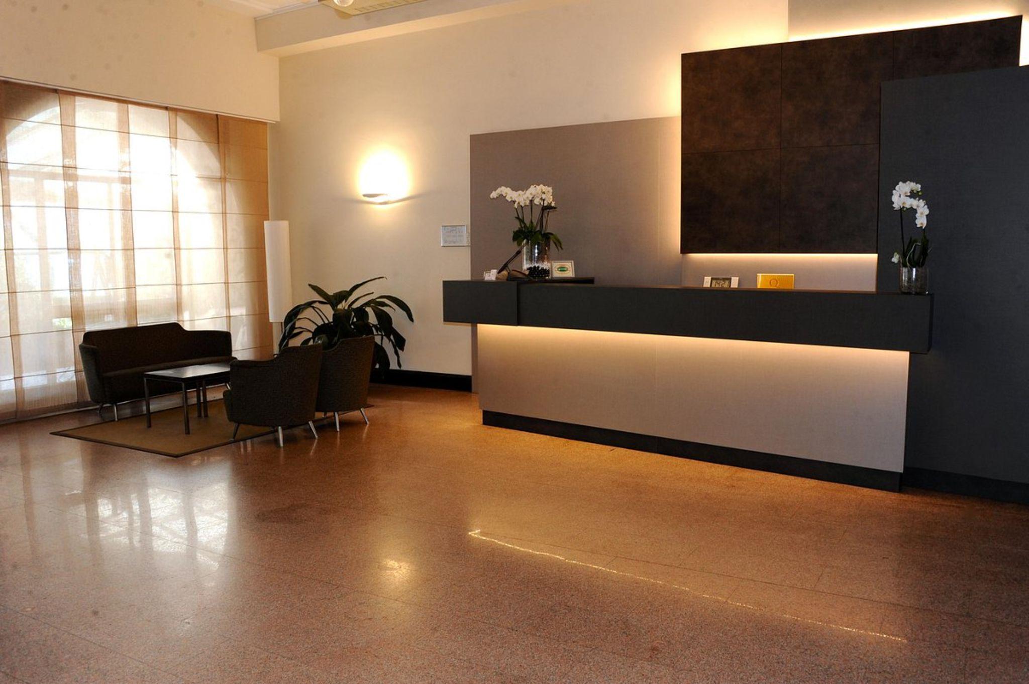 Hotel Giardino Arona Esterno foto