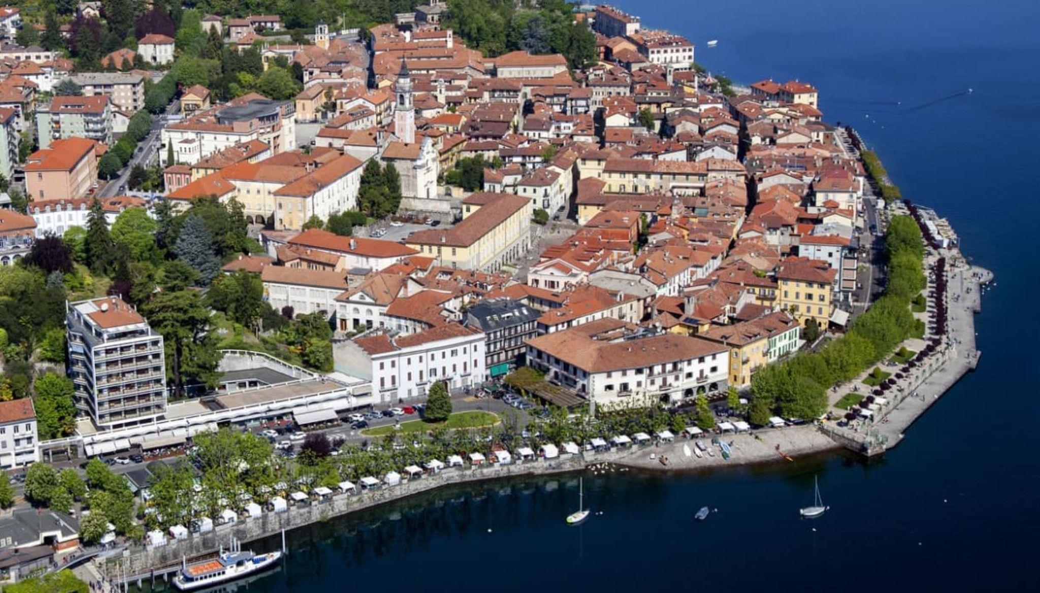 Hotel Giardino Arona Esterno foto