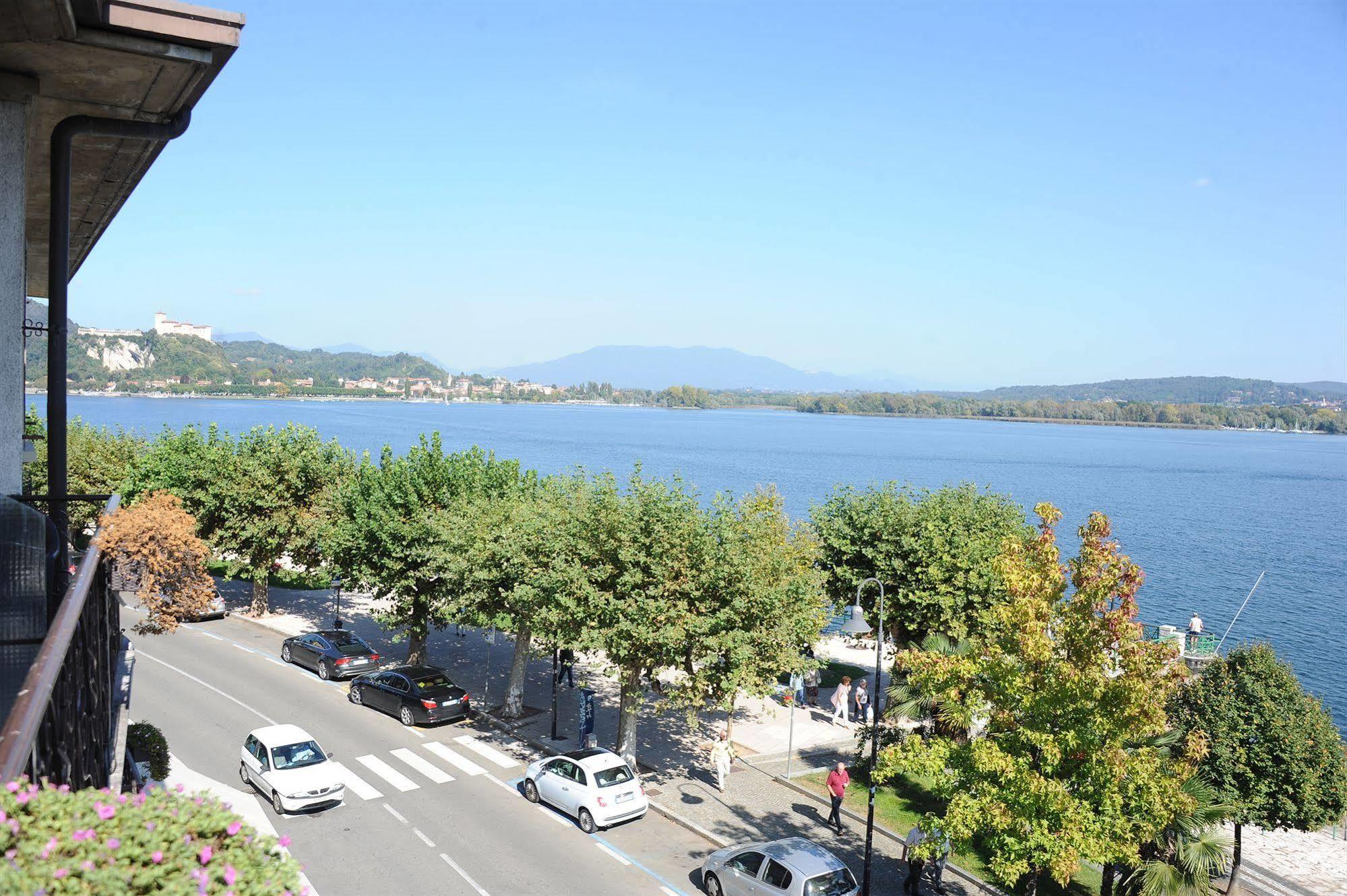 Hotel Giardino Arona Esterno foto