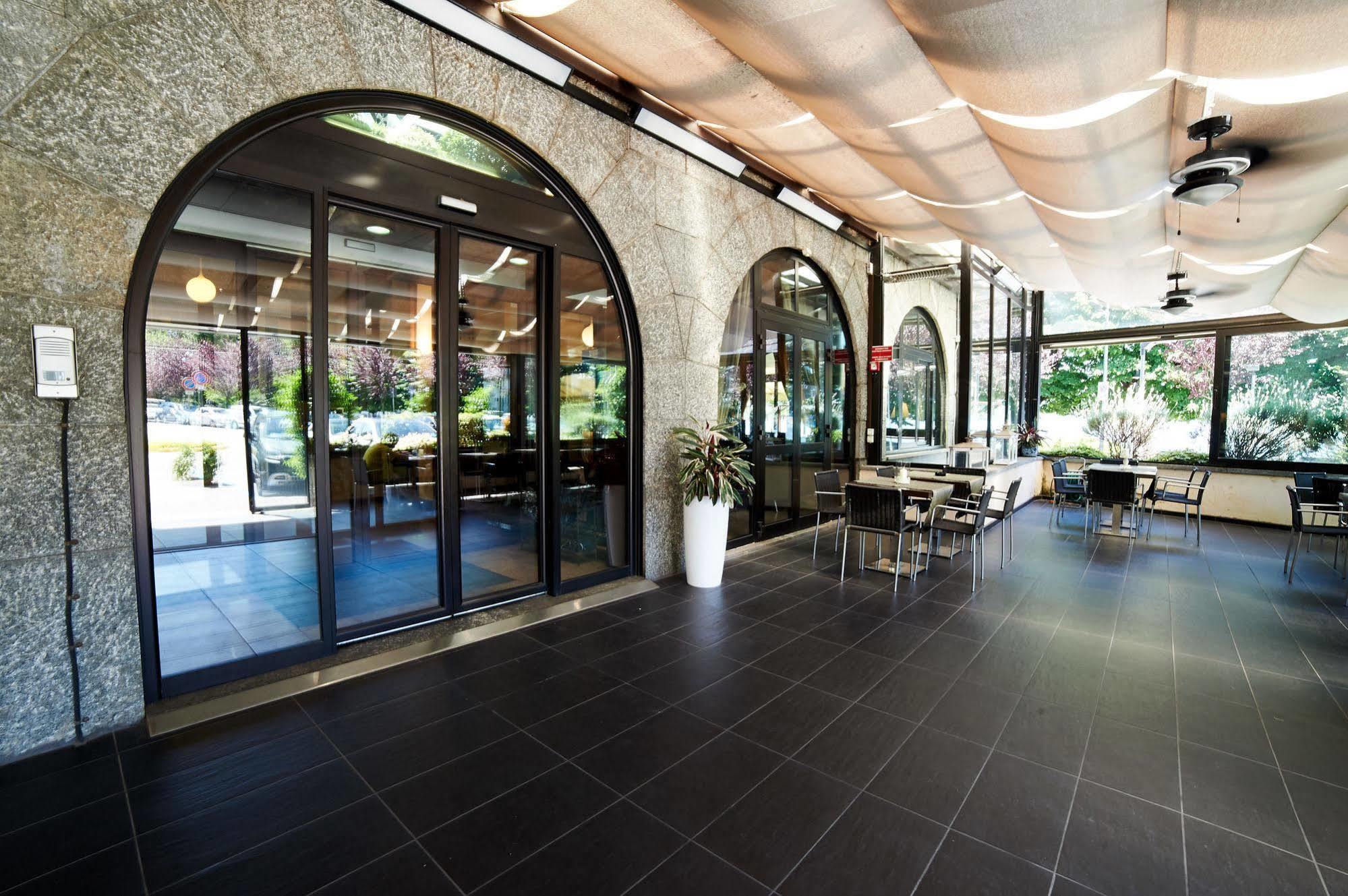 Hotel Giardino Arona Esterno foto
