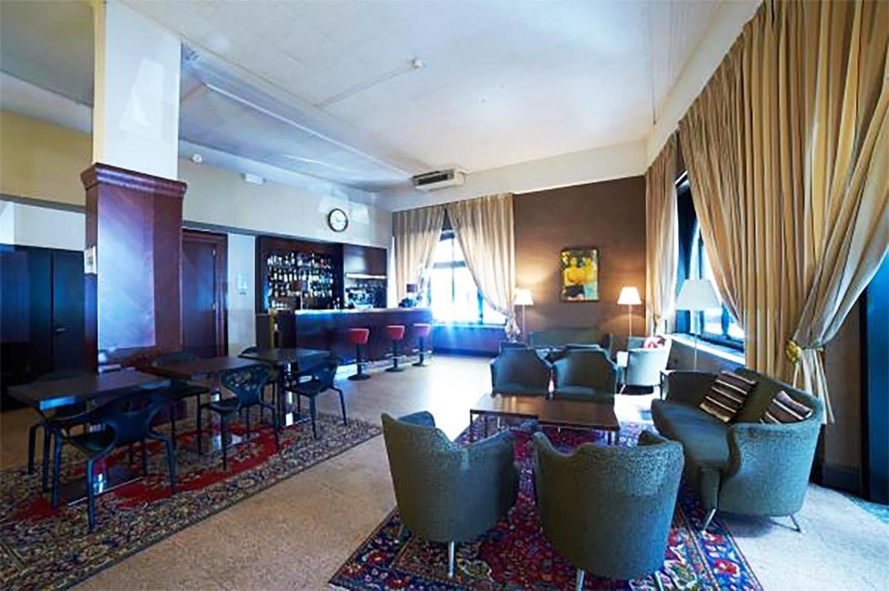 Hotel Giardino Arona Esterno foto