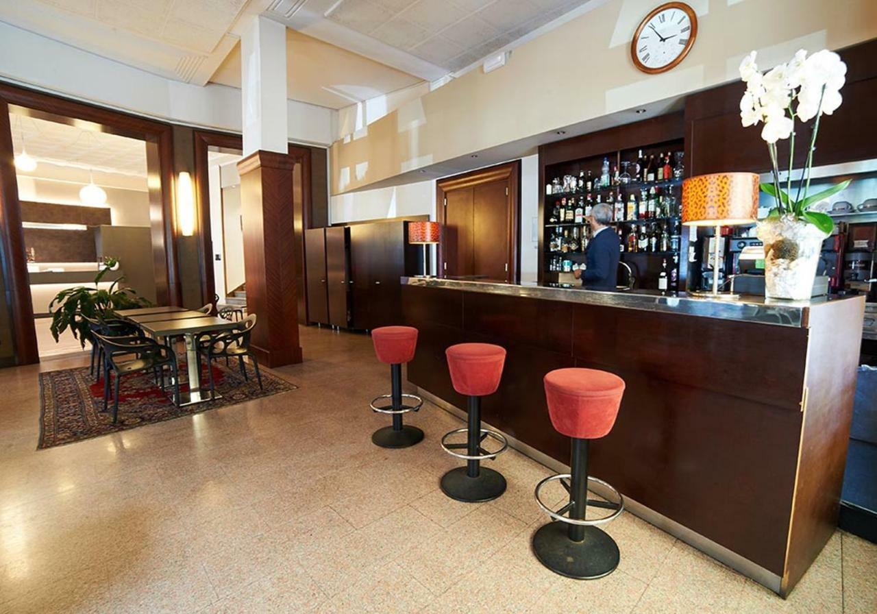 Hotel Giardino Arona Esterno foto